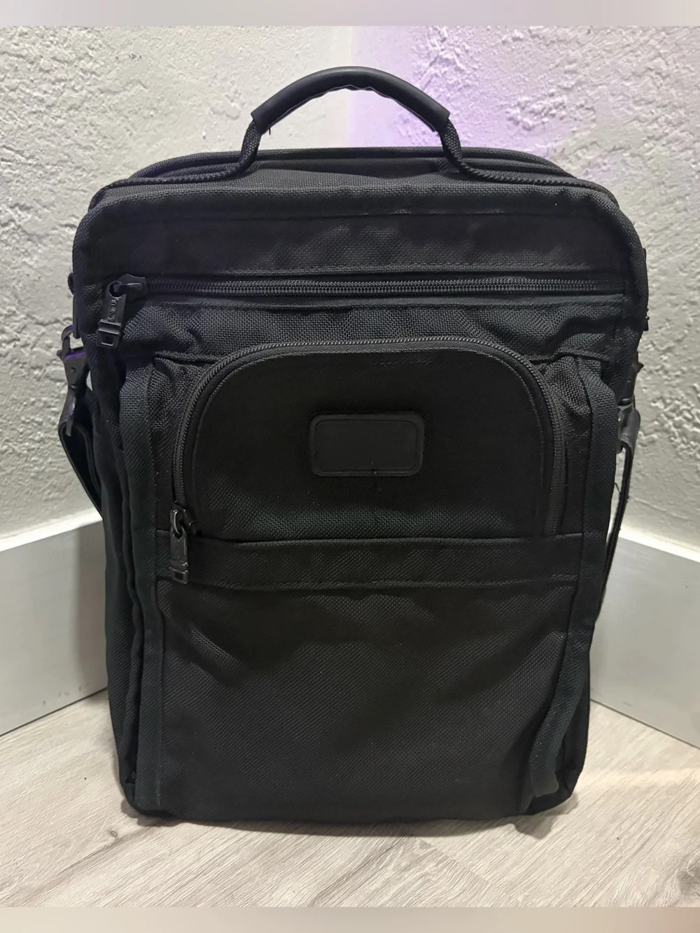 Tumi Men's Black Crossbody Travel Compact Carry On Bag Messenger Bag